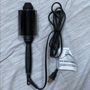 Volumizing Hot Brush by Jose Eber